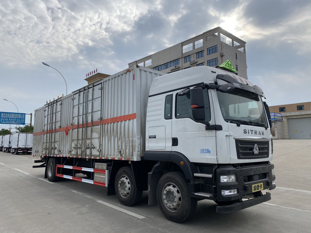 易燃液體廂式運(yùn)輸車，廂式運(yùn)輸車，楚勝汽車集團(tuán)